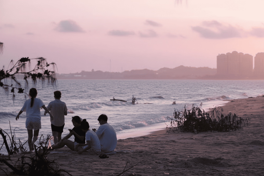 Đón bình minh trên biển Hồ Cốc